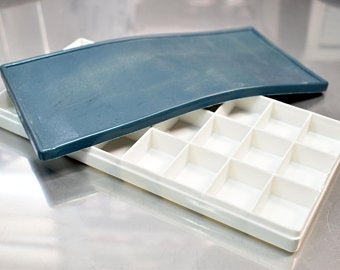 24 Cells Paints Palette Watercolor Acrylic Oil Painting Container Box with Soft Lid